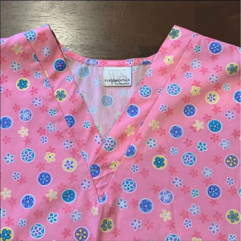 WS Scrub Top - Picture 4 of 6